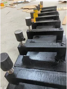 Máy đục lỗ biển số